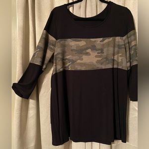 Black and camo 3/4 sleeve tee